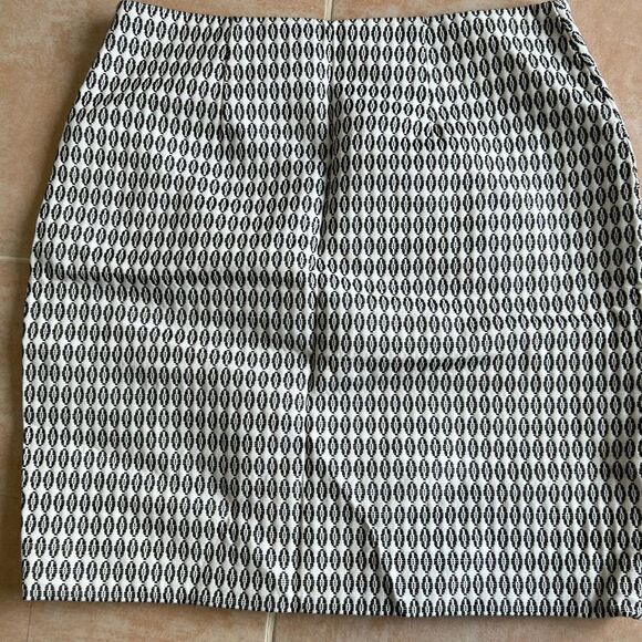Ann Taylor Worn once Cotton Worn once skirt Size 2‎ - Picture 1 of 10